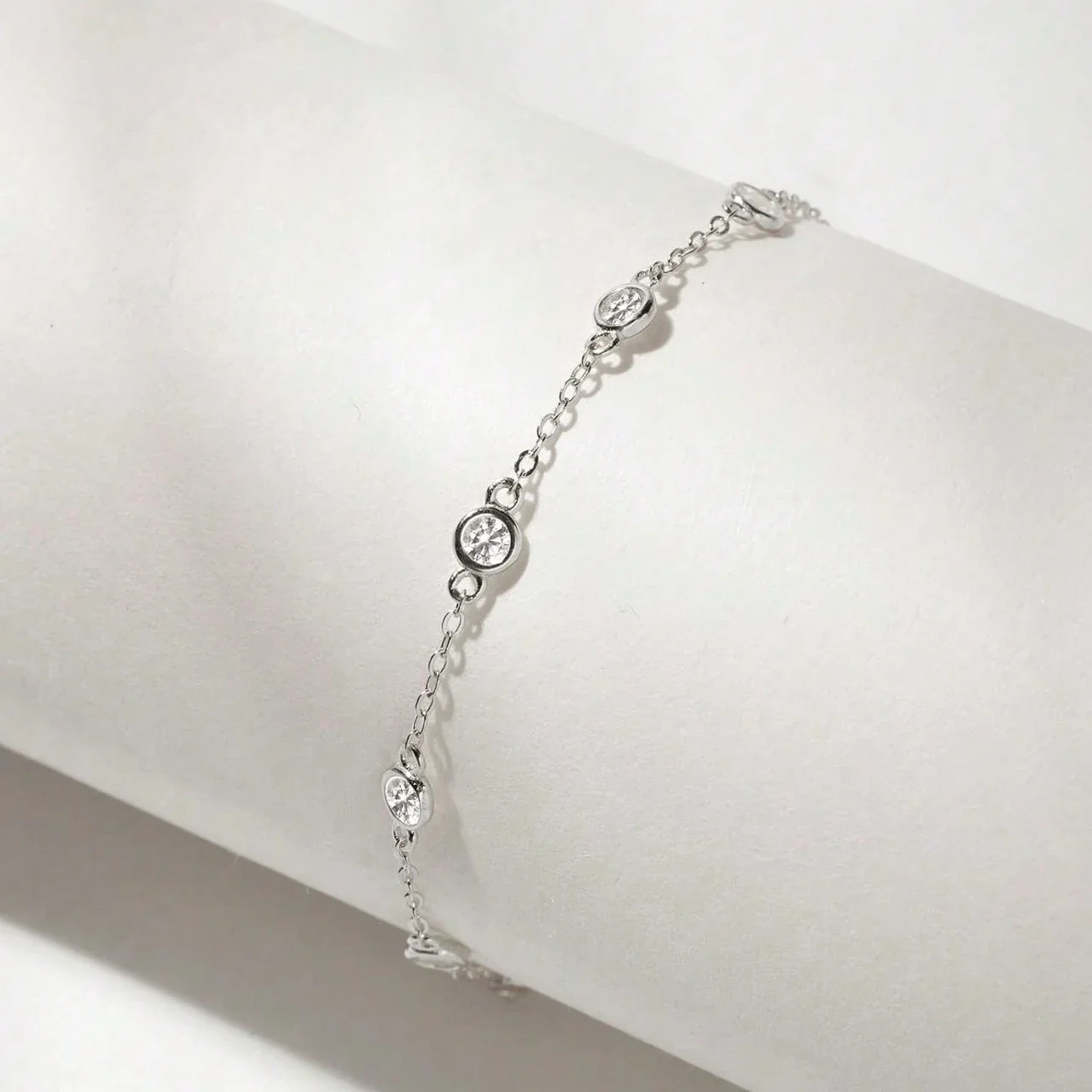 Delicate 925 sterling silver Bezel-Set Round Stone Bracelet
