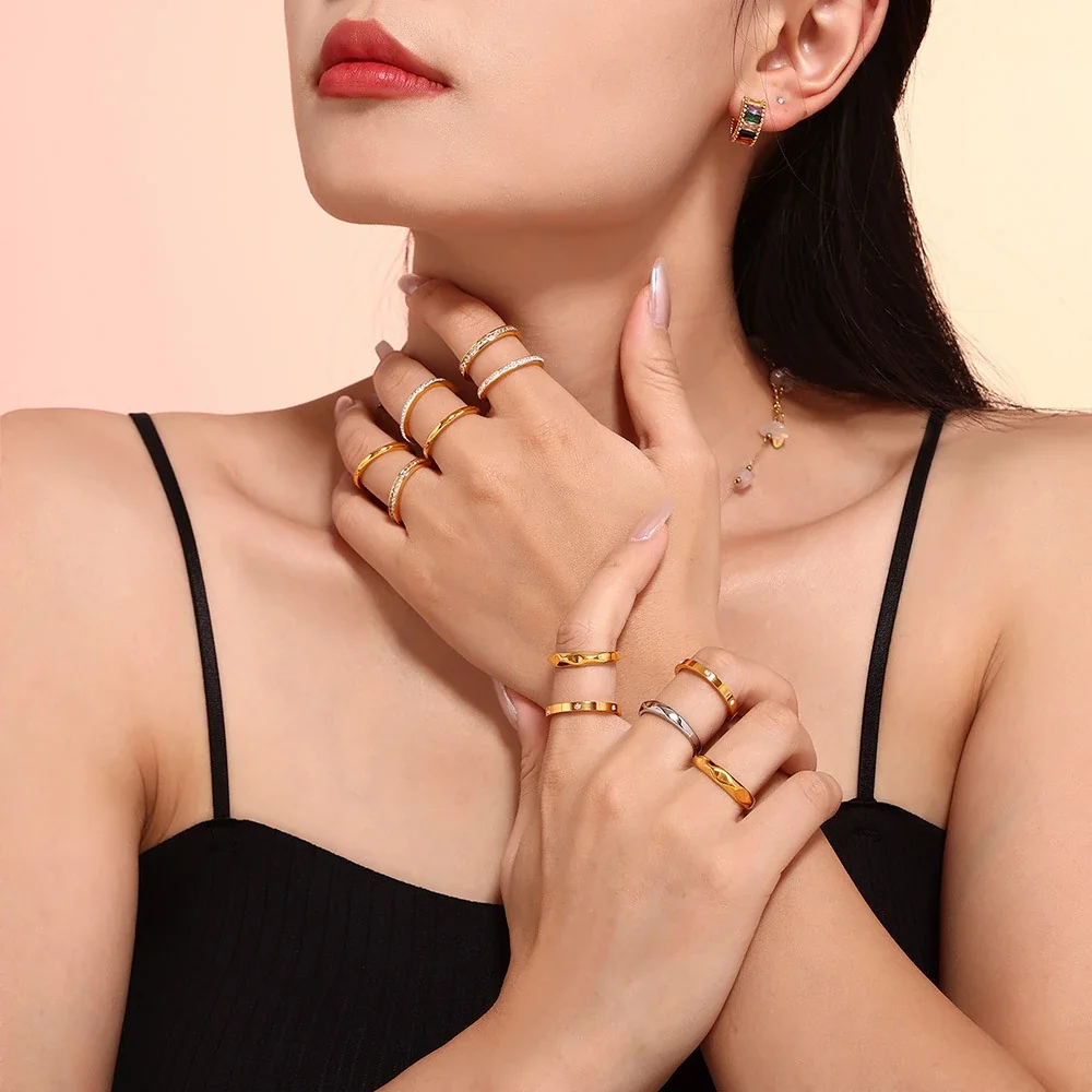 Sleek Gold-Plated Pavé Crystal Hammered Stainless Steel Ring