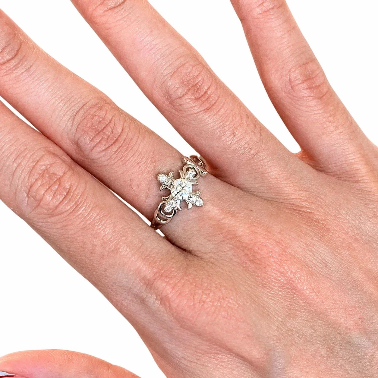 Ornate Fleur-de-Lis Round CZ Silver-Plated Copper Ring