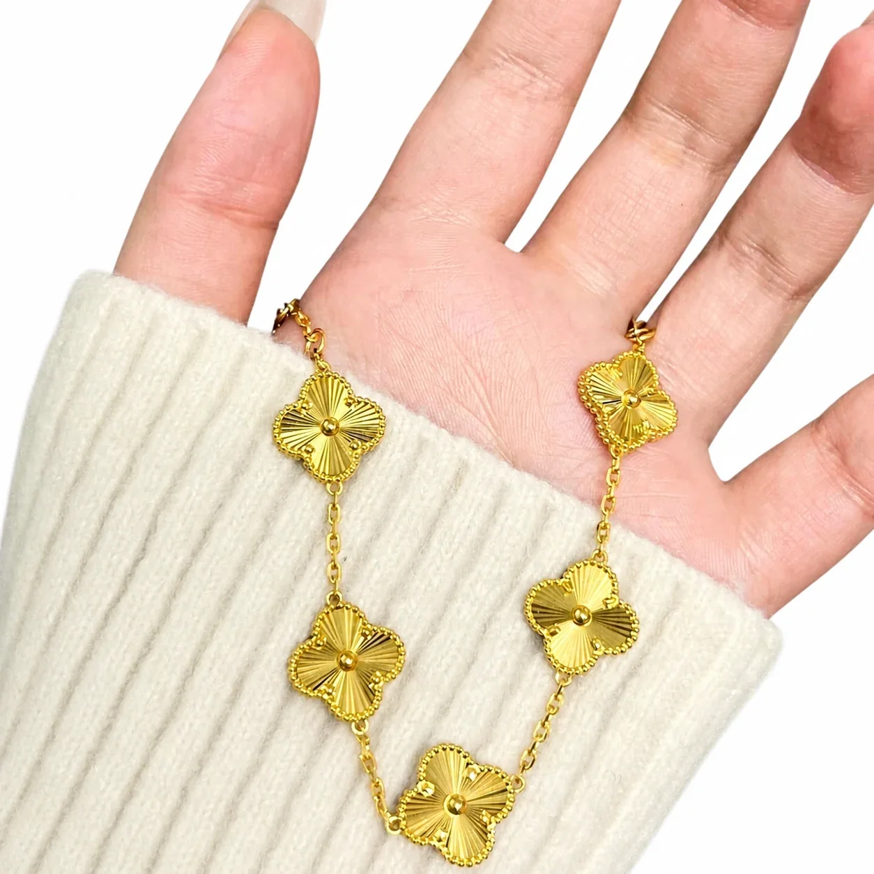 Radiant Gold-Plated Five Clover Fluted Copper Bracelet