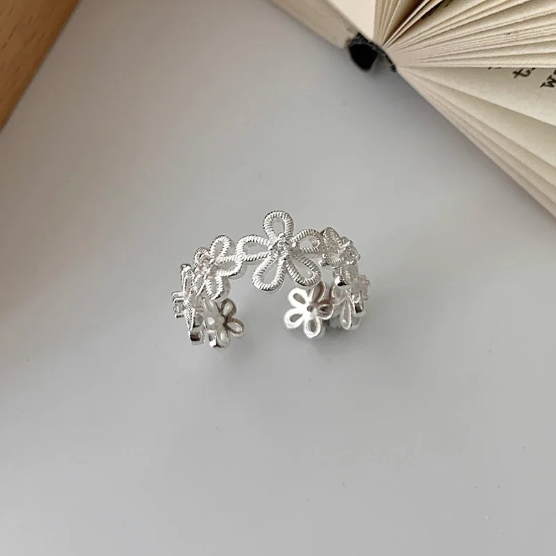 Botanical 925 Sterling Silver Ribbed Openwork Flower Ring