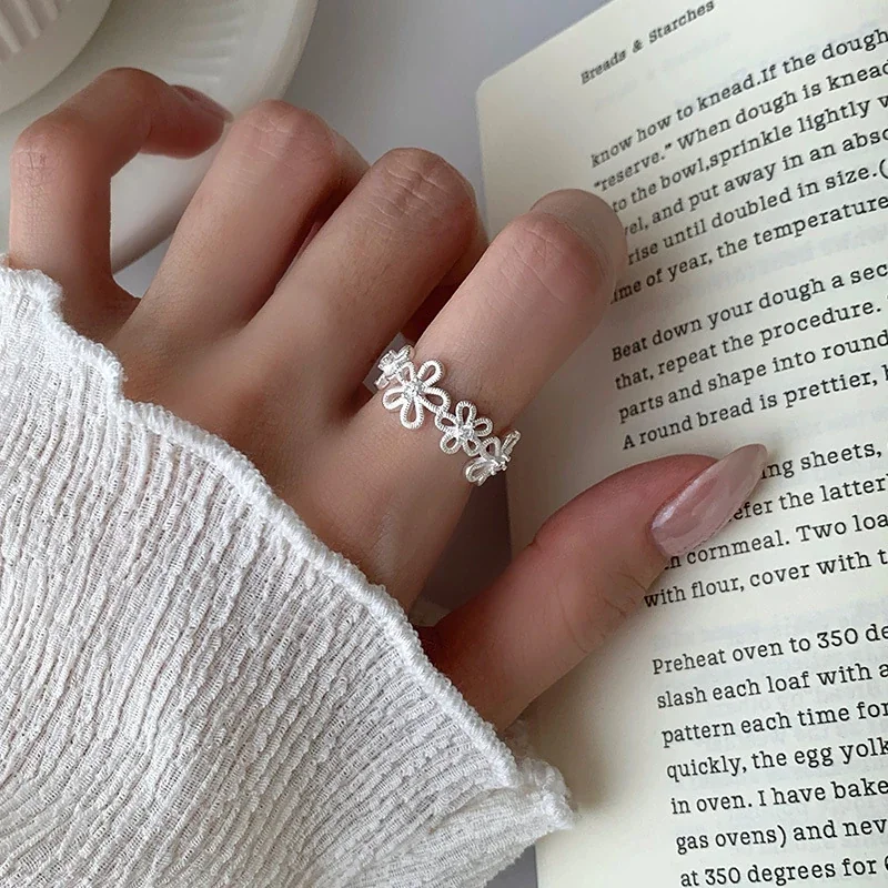 Botanical 925 Sterling Silver Ribbed Openwork Flower Ring