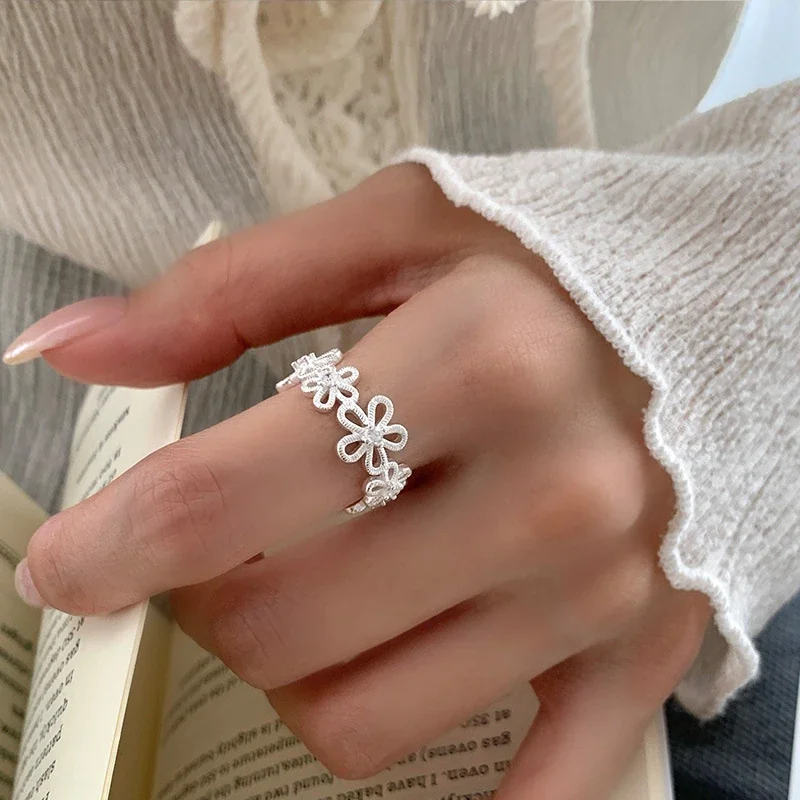 Botanical 925 Sterling Silver Ribbed Openwork Flower Ring