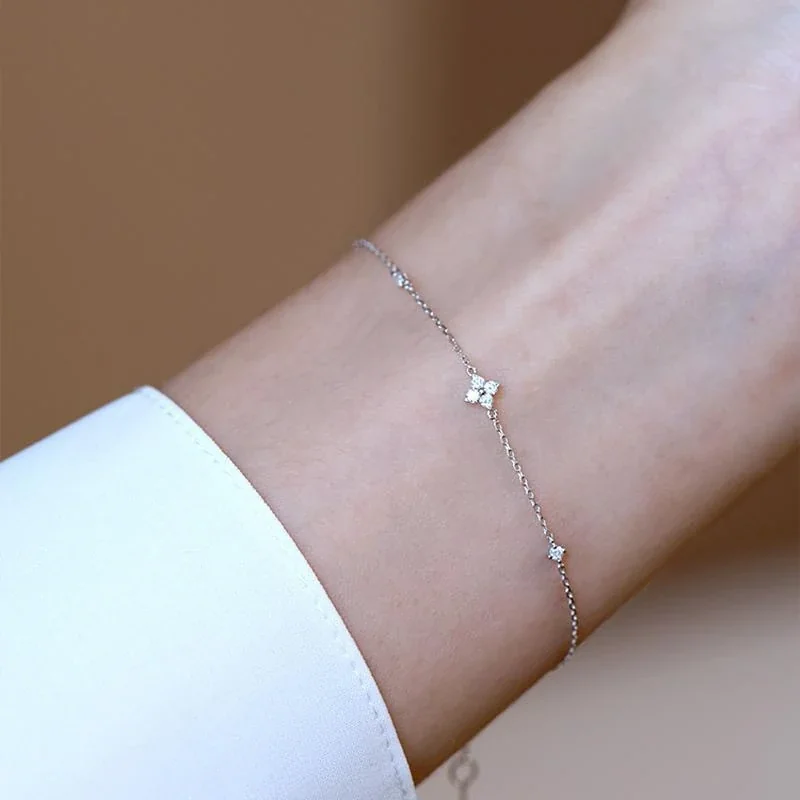 Delicate 18K Gold-Plated Four-Stone Flower Bracelet