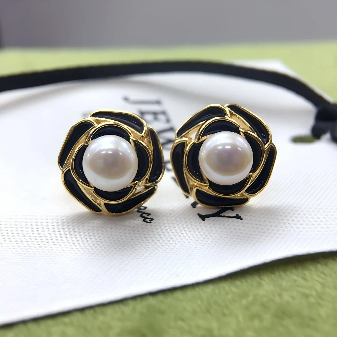 Dramatic Black Camellia Freshwater Pearl Jewelry Set