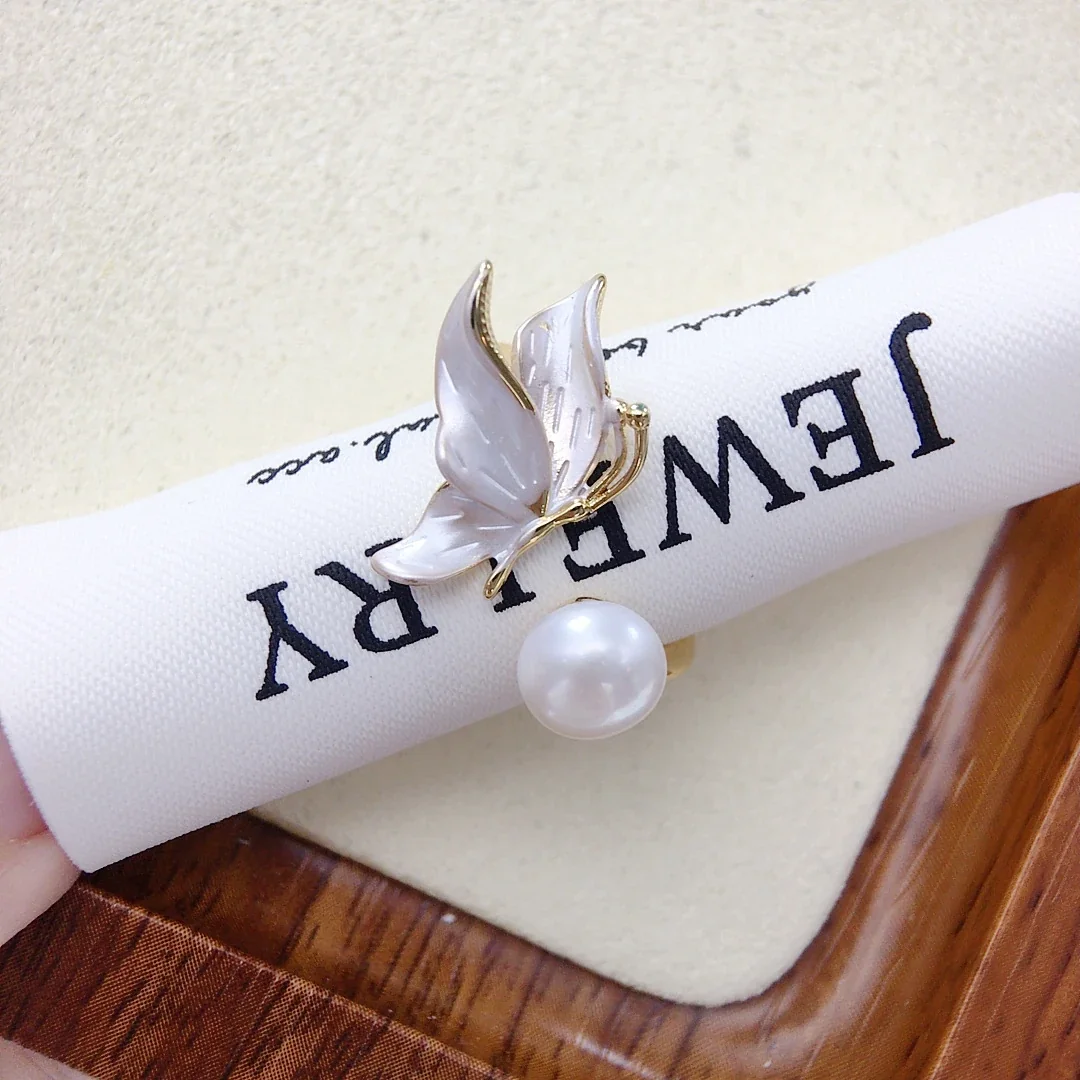 Carved Butterfly Gold-Plated Freshwater Pearl Open Ring