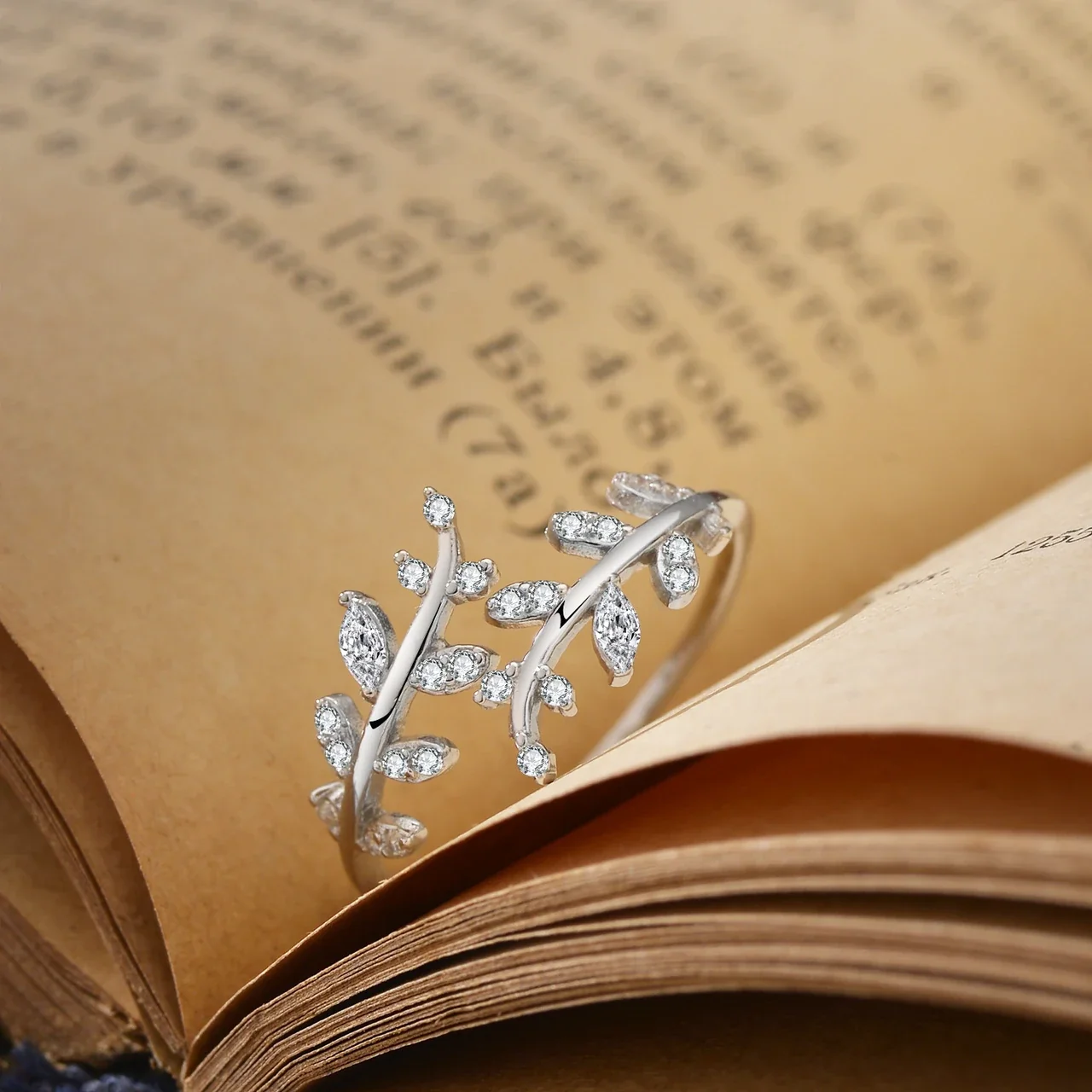 Botanical 925 Sterling Silver Open Leaf Crystal Ring - Silver