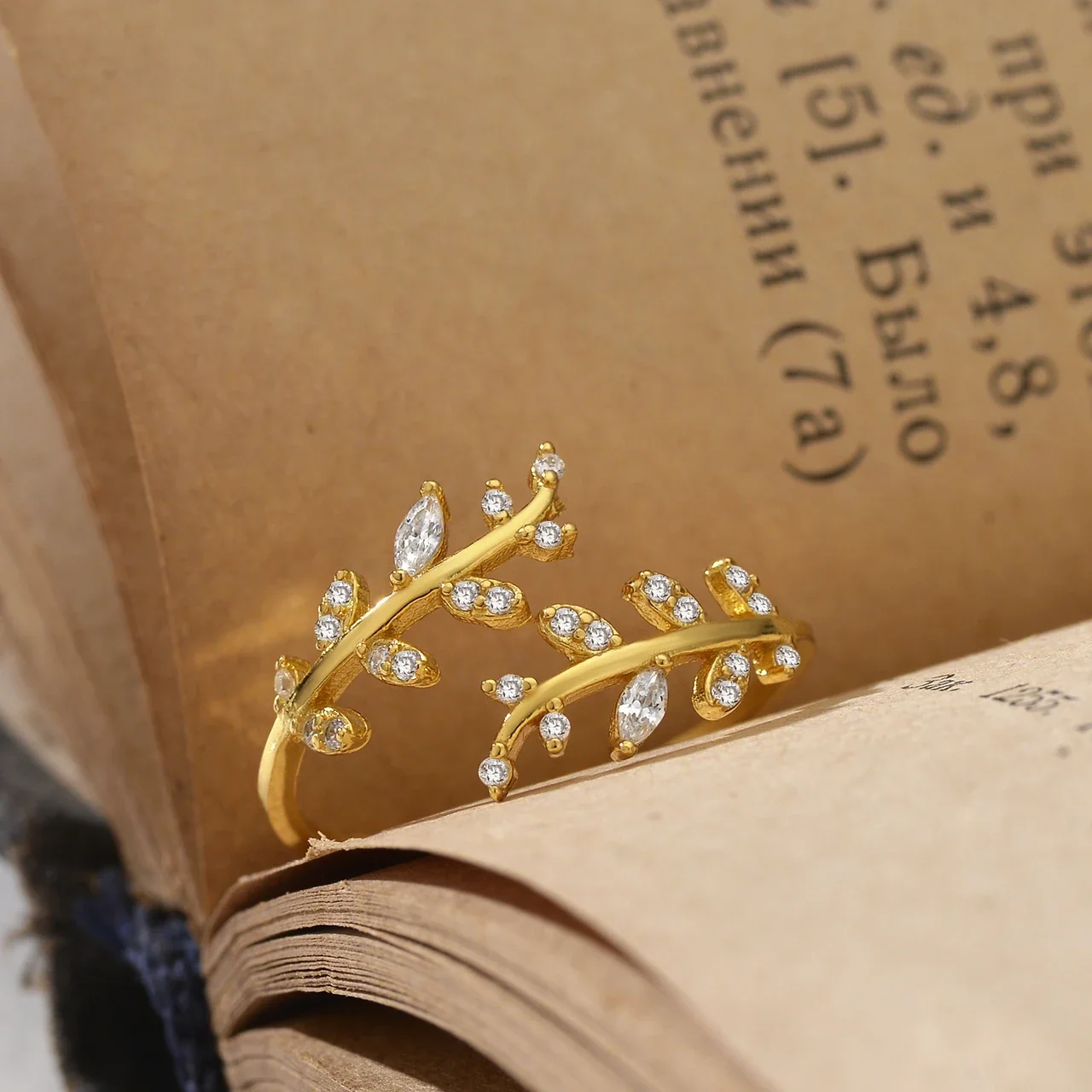 Botanical 925 Sterling Silver Open Leaf Crystal Ring - Gold