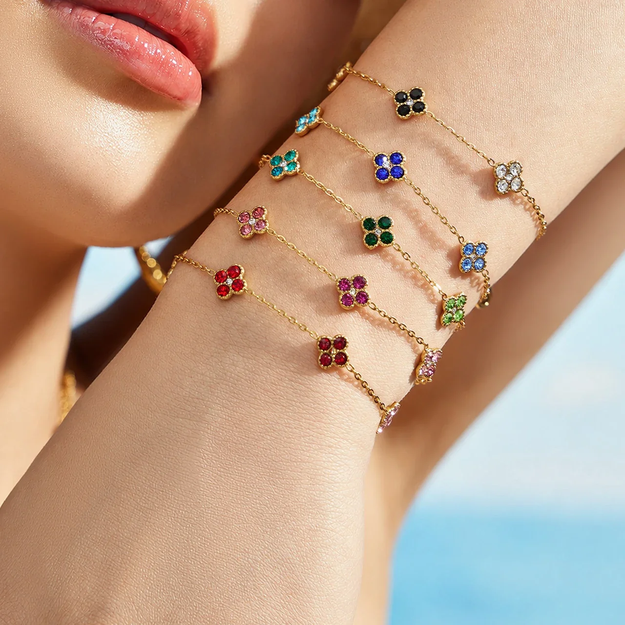 Vivid 18K Gold-Plated CZ Clover Necklace Bracelet Set