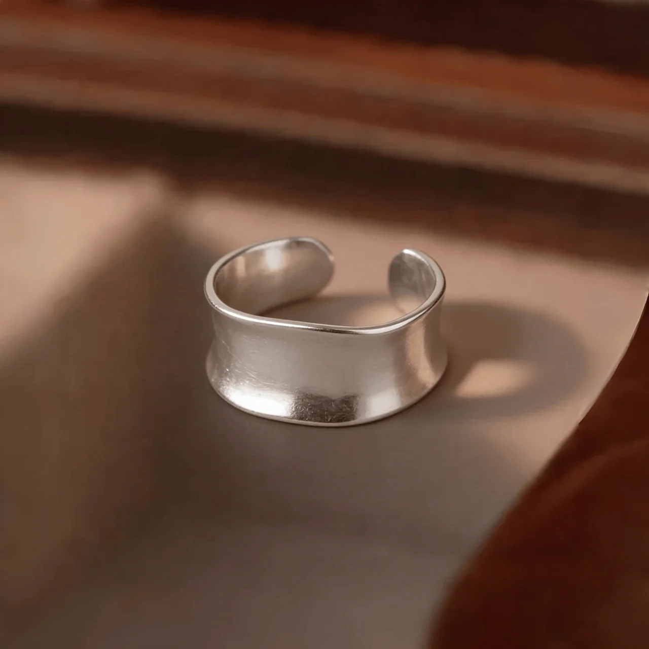 Sculptural 925 sterling silver wavy wide-band open ring