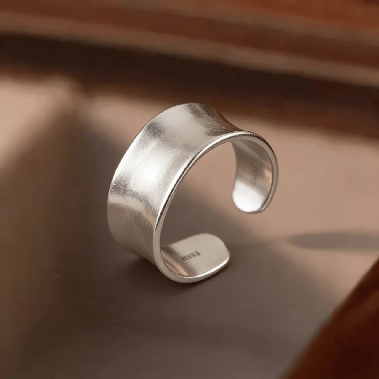 Sculptural 925 sterling silver wavy wide-band open ring - Silver