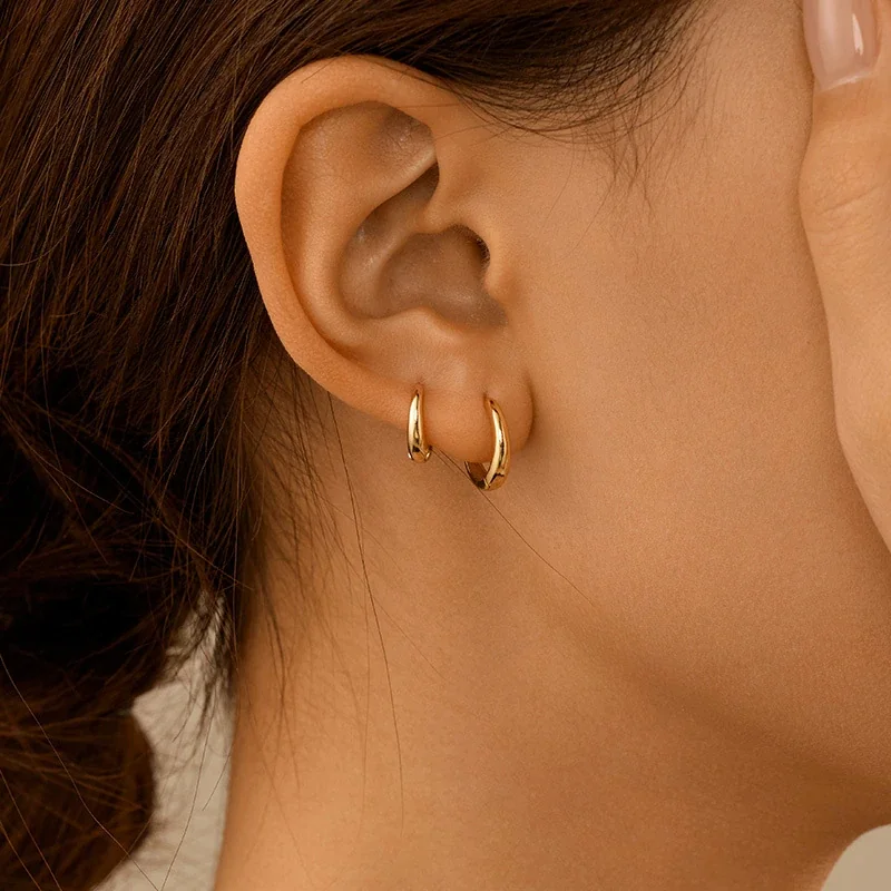 Sleek 925 Sterling Silver Rounded Hinged Hoop Earrings