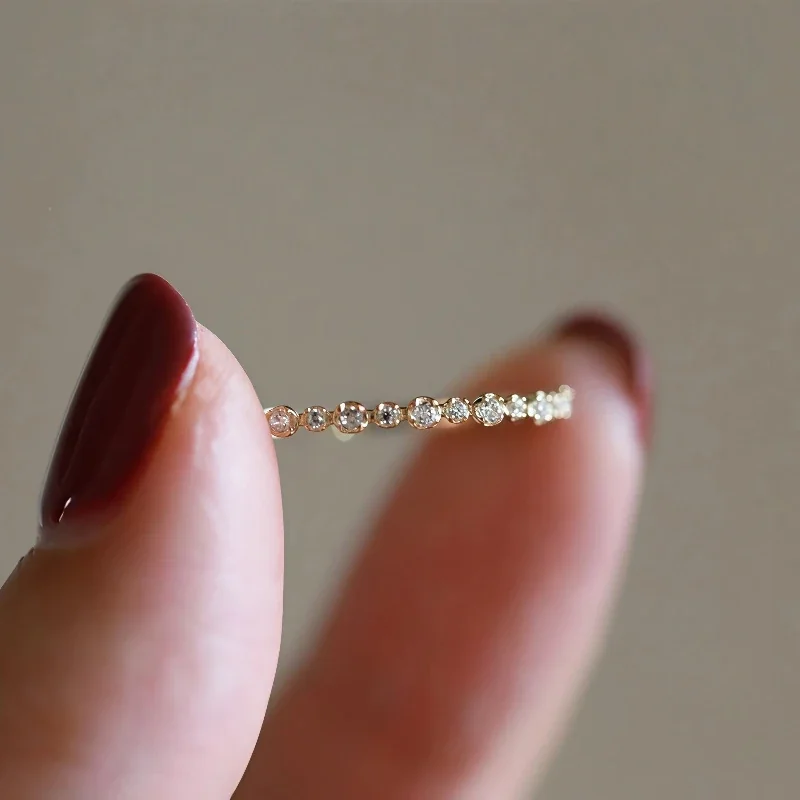 Delicate 18K Gold-Plated Graduated Round Bezel-Set Ring