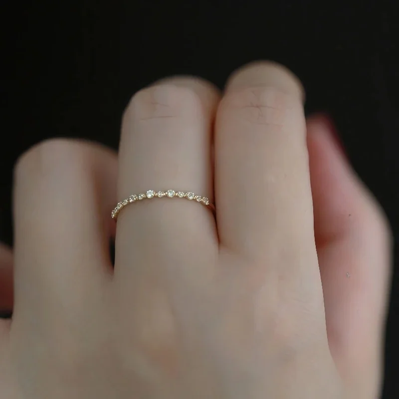 Delicate 18K Gold-Plated Graduated Round Bezel-Set Ring