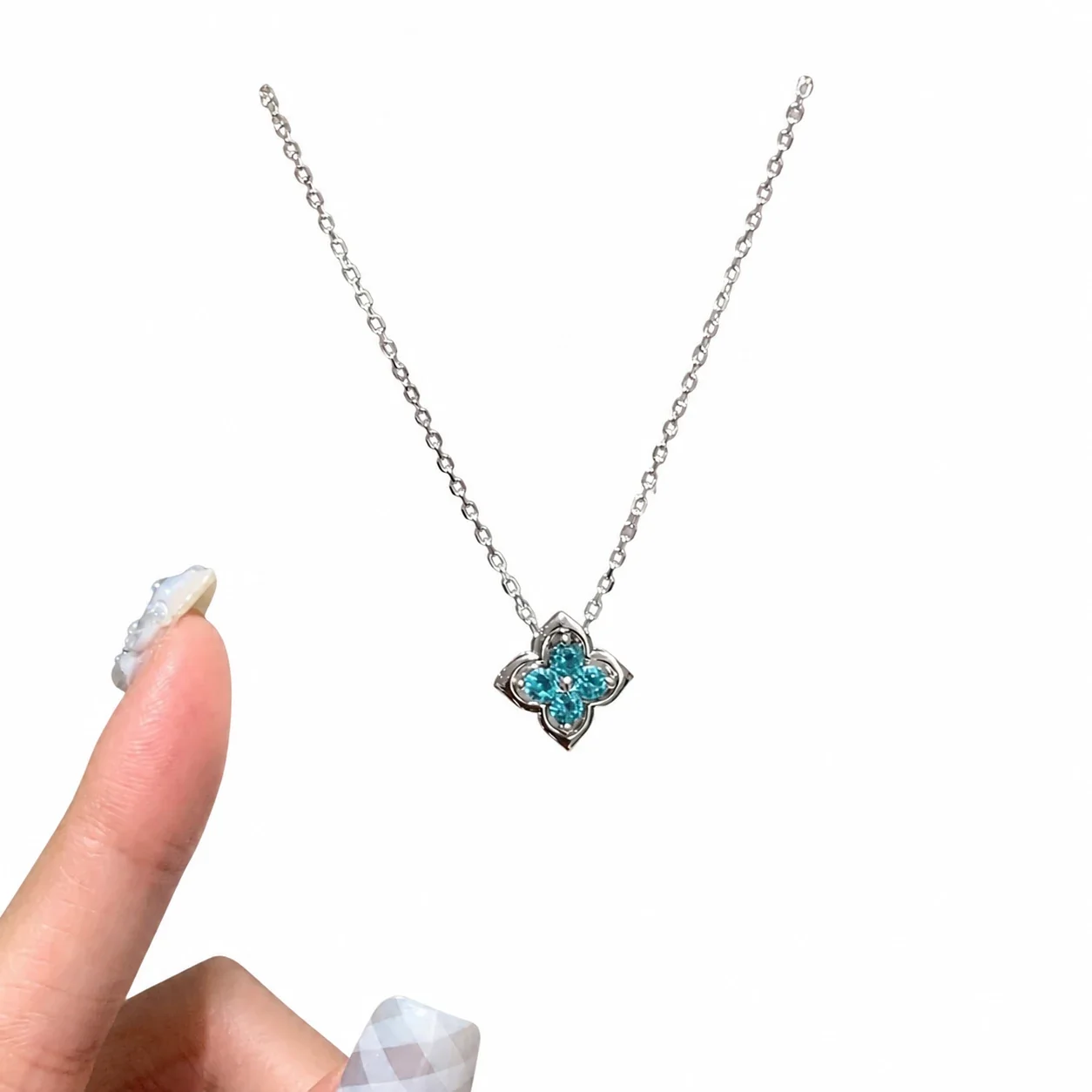 Dainty Silver-Plated Clover Frame Aqua Crystal Copper Necklace