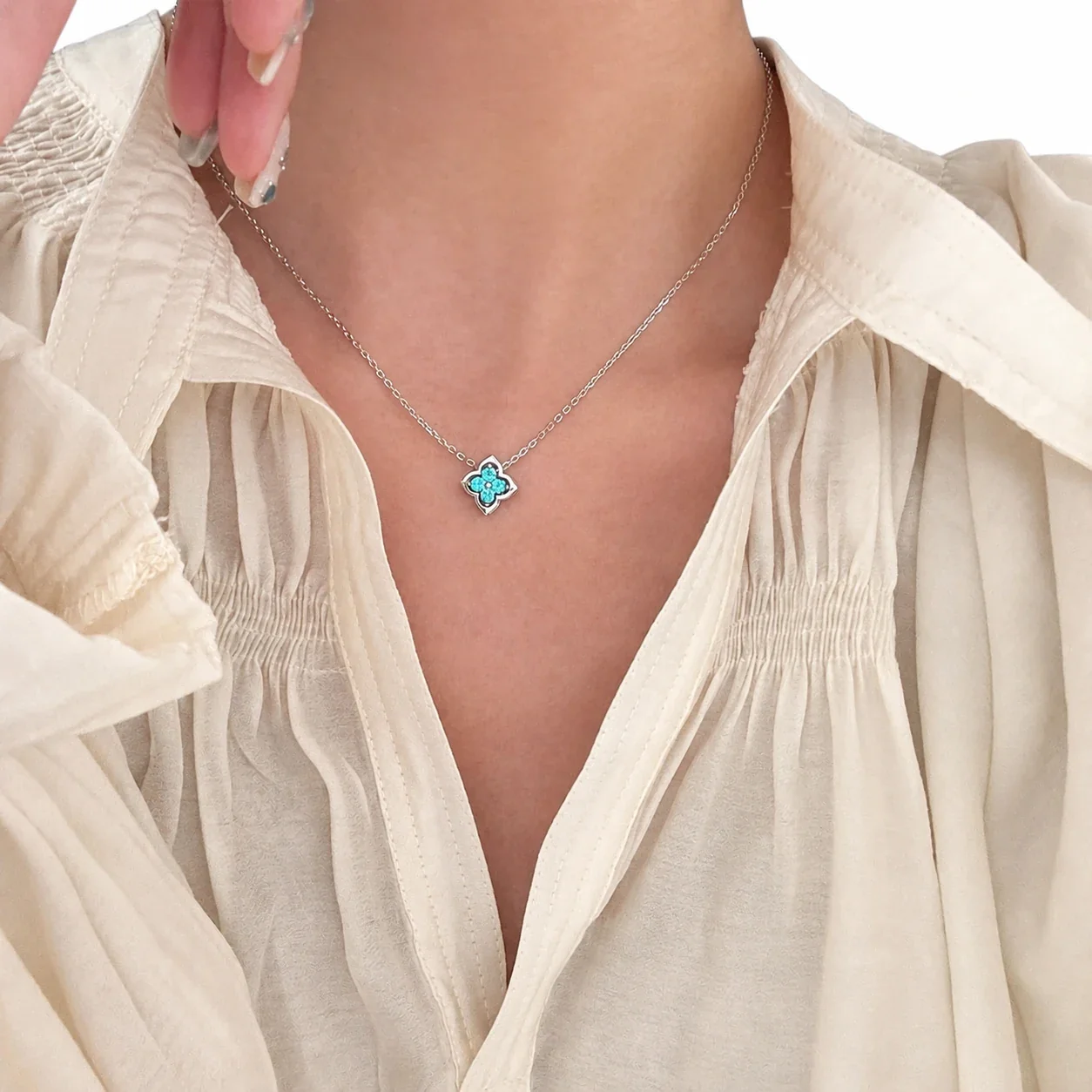 Dainty Silver-Plated Clover Frame Aqua Crystal Copper Necklace