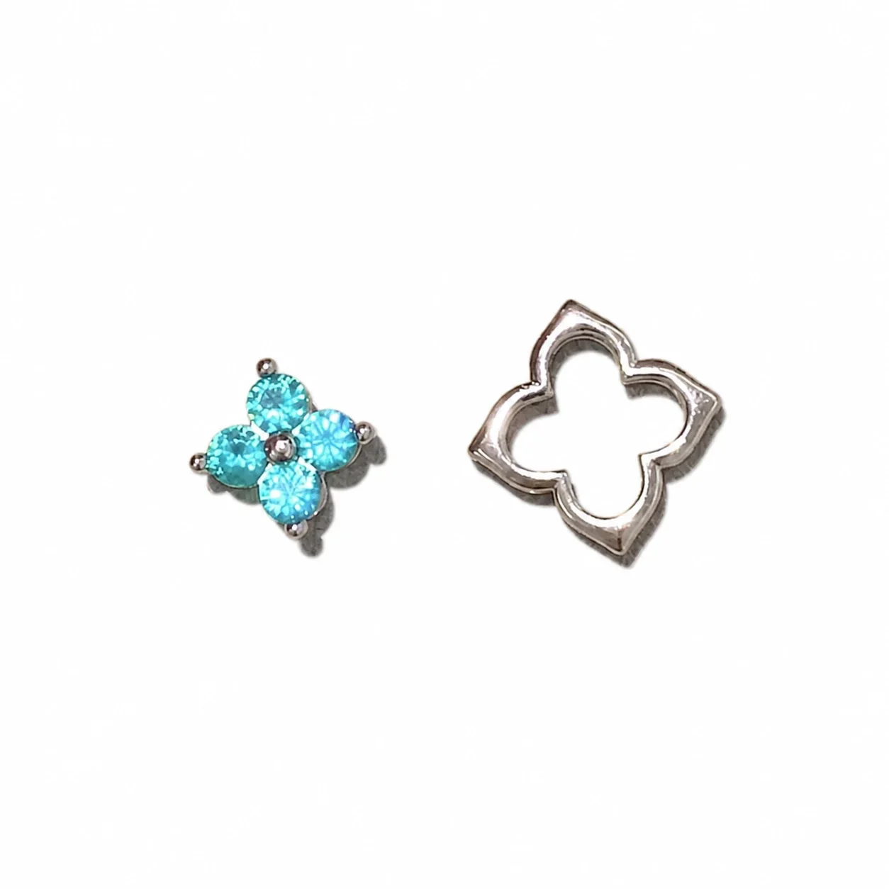 Dainty Silver-Plated Clover Frame Aqua Crystal Copper Necklace