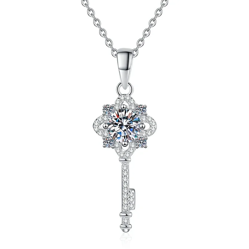 Ornate Key 925 Sterling Silver Clover Moissanite Necklace