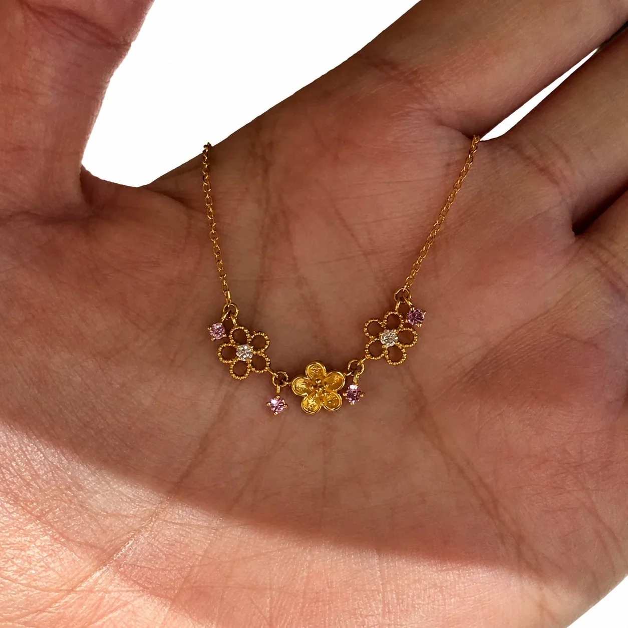 Delicate Gold-Plated Copper Three-Flower Crystal Necklace
