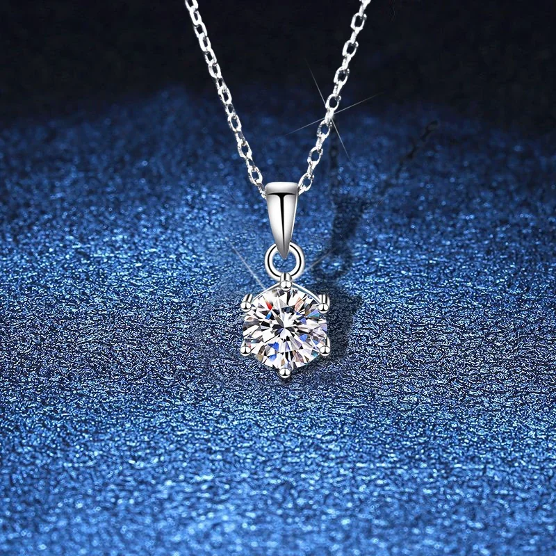 Delicate 925 Sterling Silver Six-Prong Round Pendant Necklace