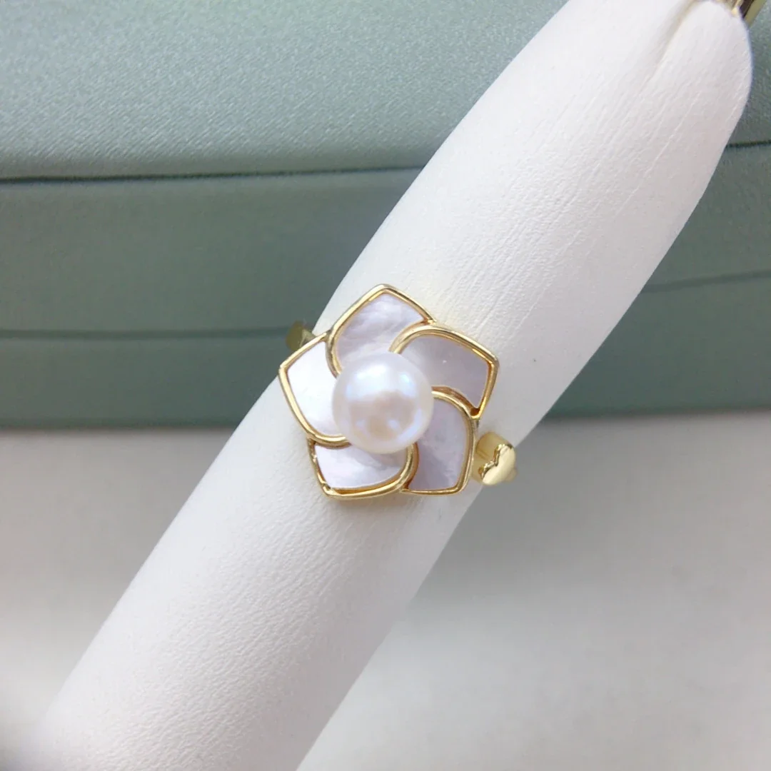 Pinwheel Gold-Plated Petal Round Freshwater Pearl Stud Earrings