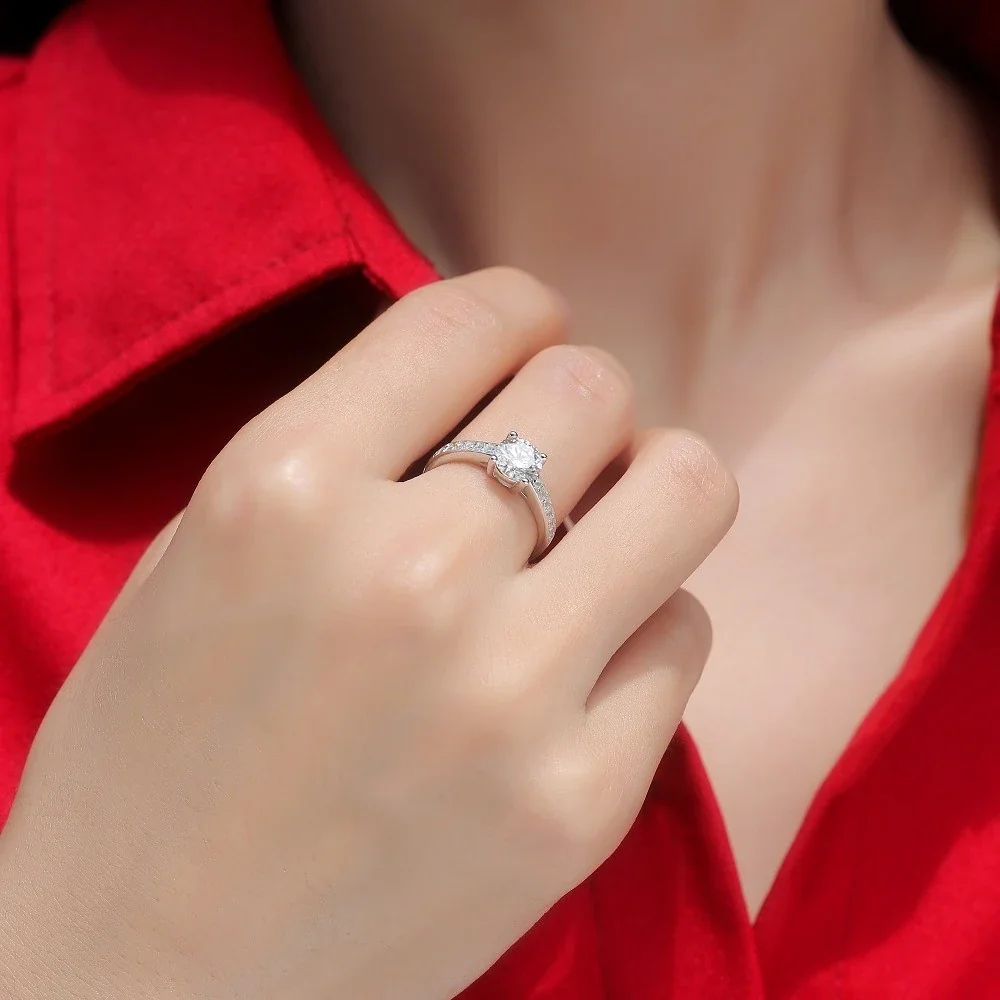 Radiant 925 sterling silver Round Moissanite Pavé Ring