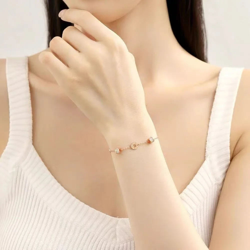 Sleek 925 Sterling Silver Roman Numeral Disc Chain Bracelet
