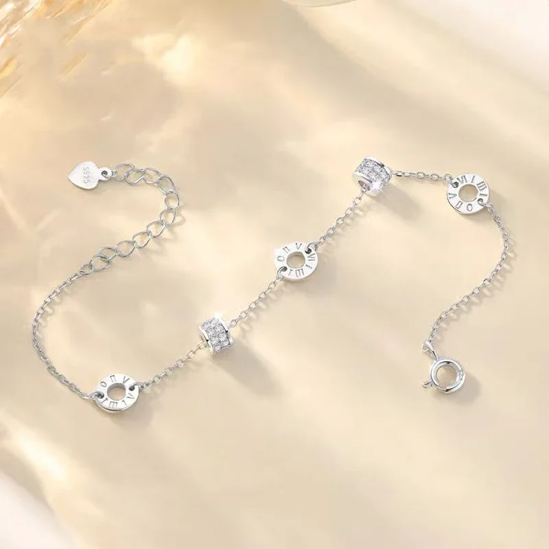 Sleek 925 Sterling Silver Roman Numeral Disc Chain Bracelet
