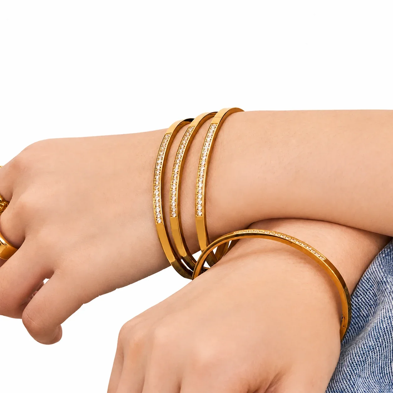 Refined Gold-Plated Round CZ Row Stainless Steel Bangle