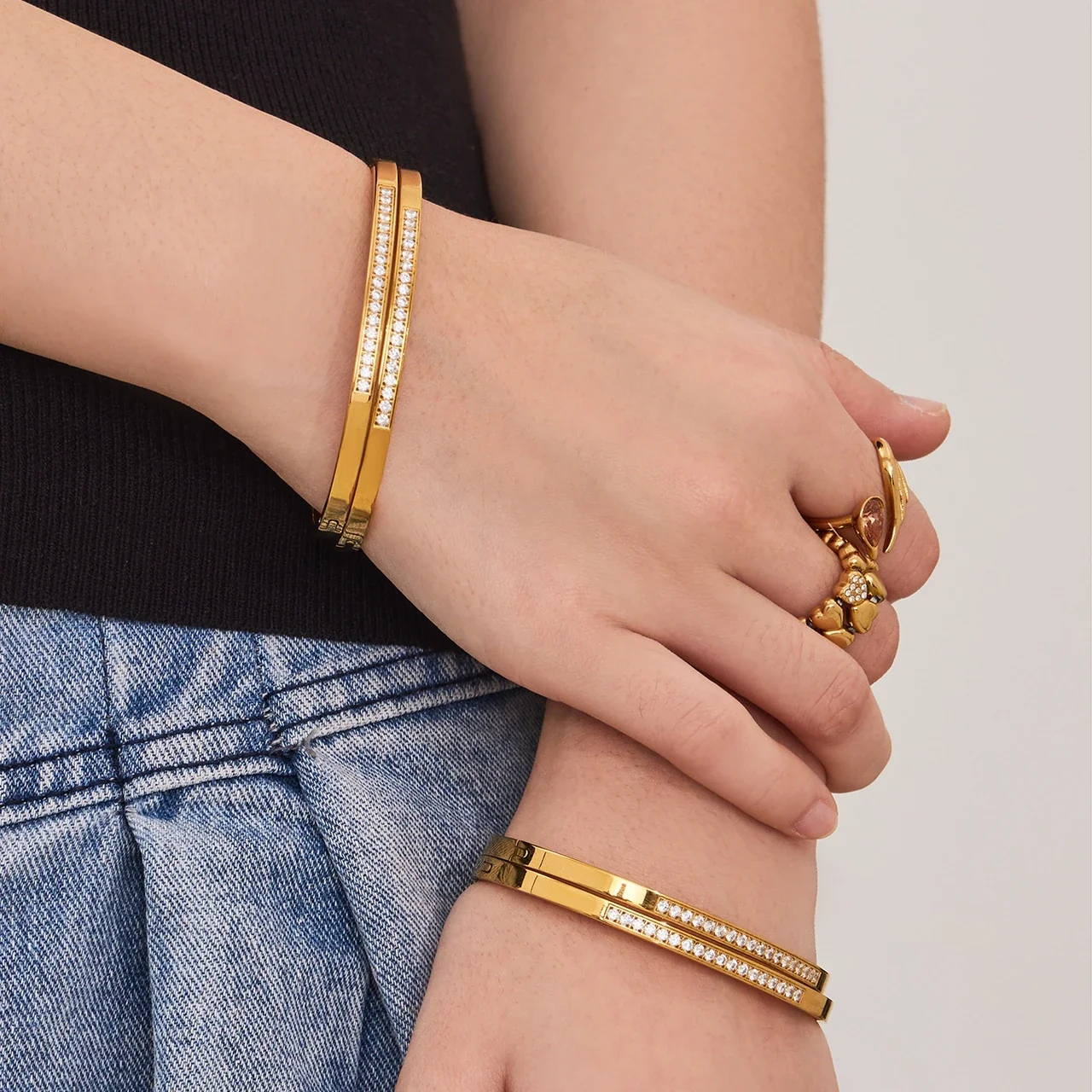 Refined Gold-Plated Round CZ Row Stainless Steel Bangle