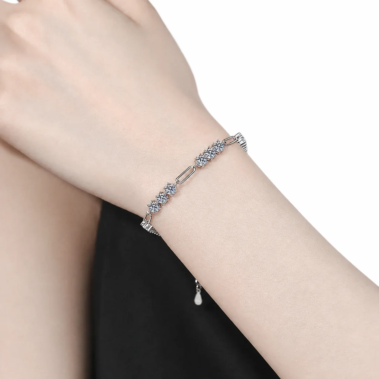 Luminous Paperclip Round Moissanite 925 Sterling Silver Bracelet