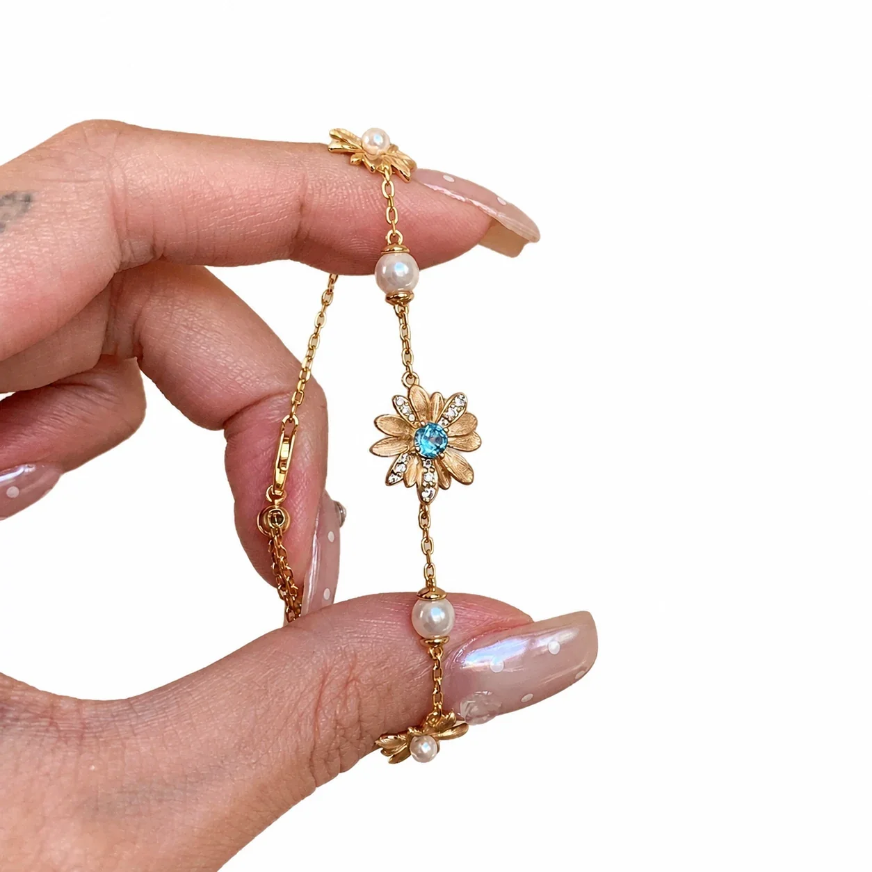 Delicate Gold-Plated Daisy Pearl Blue Crystal Bracelet