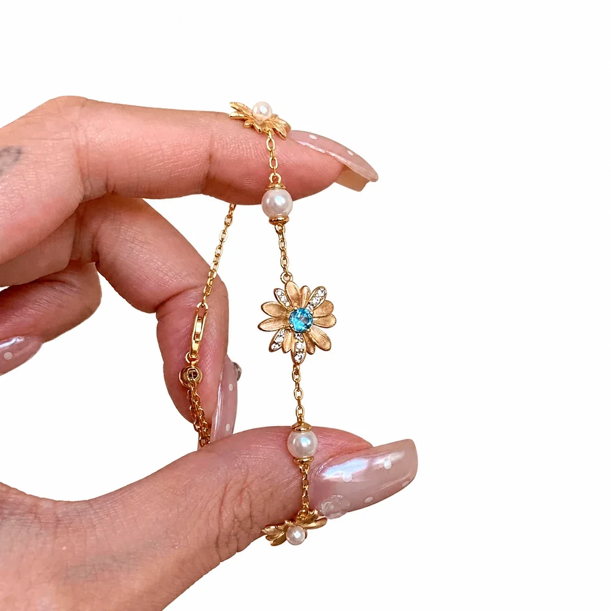 Delicate Gold-Plated Daisy Pearl Blue Crystal Bracelet