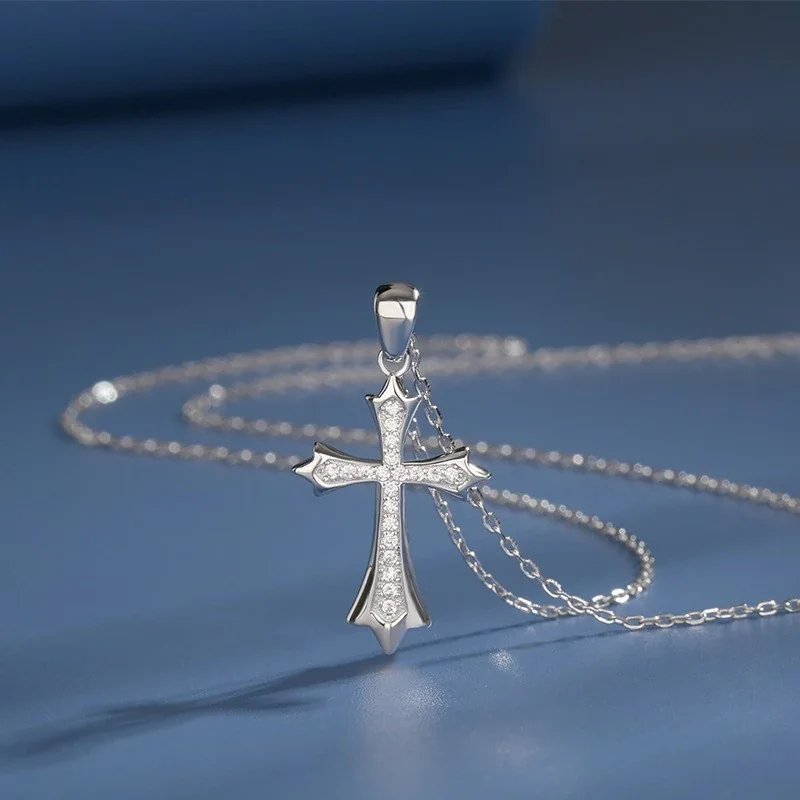 Ornate 925 Sterling Silver Pavé Pointed Cross Pendant - Silver