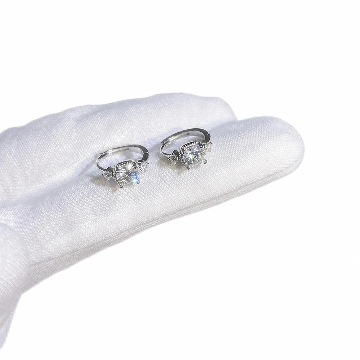 Refined 925 sterling silver round moissanite trio hoop earrings
