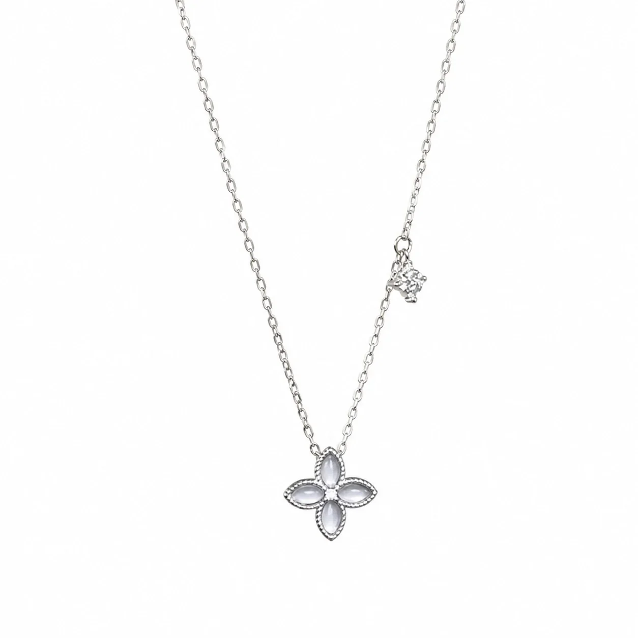 Delicate Silver-Plated Copper Blue Clover Cable Necklace