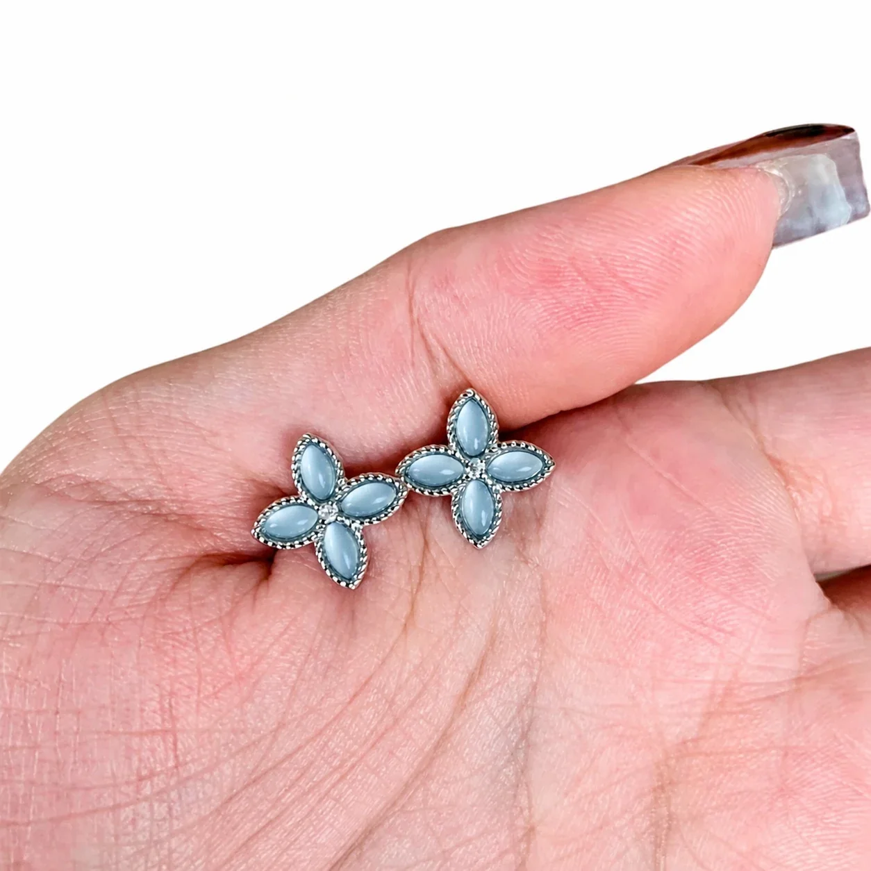 Delicate Silver-Plated Copper Blue Clover Cable Necklace