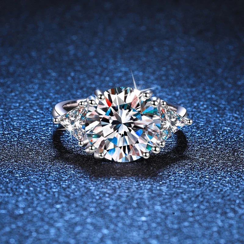 Brilliant 925 Sterling Silver Round & Trillion Moissanite Ring