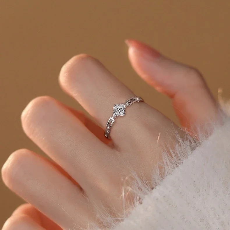 Delicate Clover 925 Sterling Silver Link Band Ring