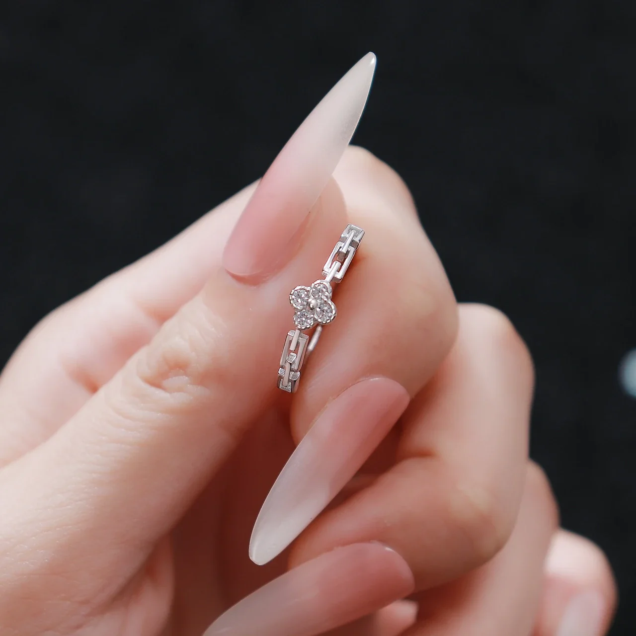 Delicate Clover 925 Sterling Silver Link Band Ring