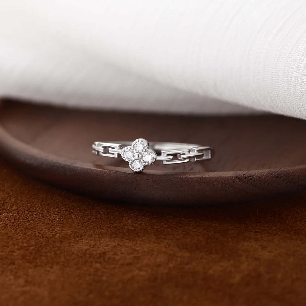 Delicate Clover 925 Sterling Silver Link Band Ring - Silver