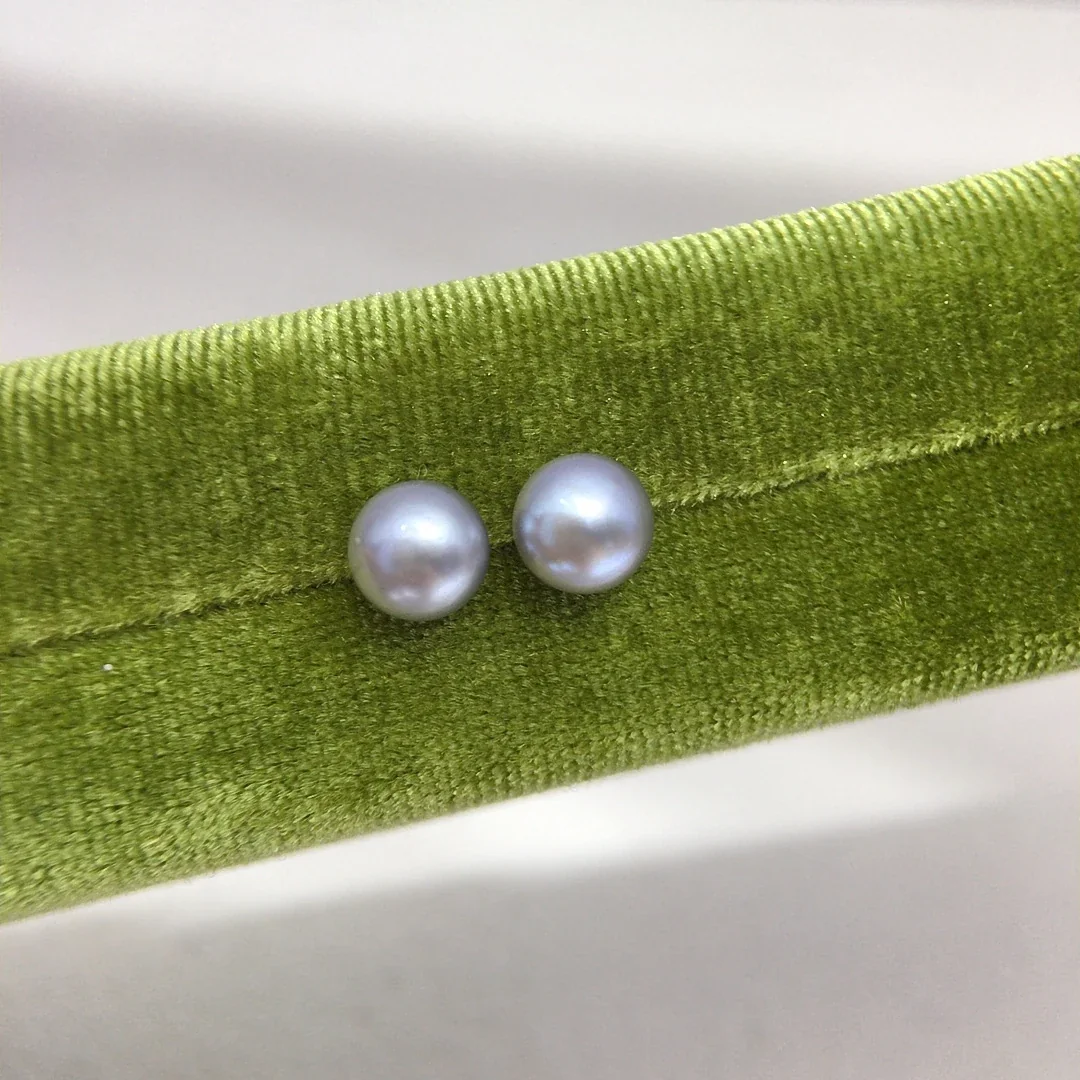 Lustrous Button Freshwater Pearl Post Stud Earrings - Grey