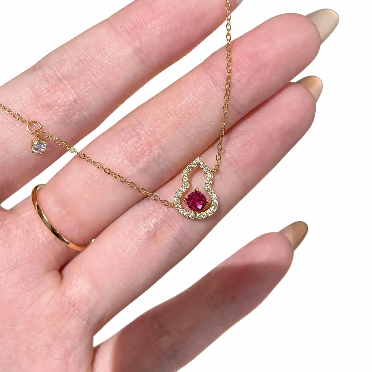 Delicate Gold-Plated Gourd Pink Crystal Copper Necklace