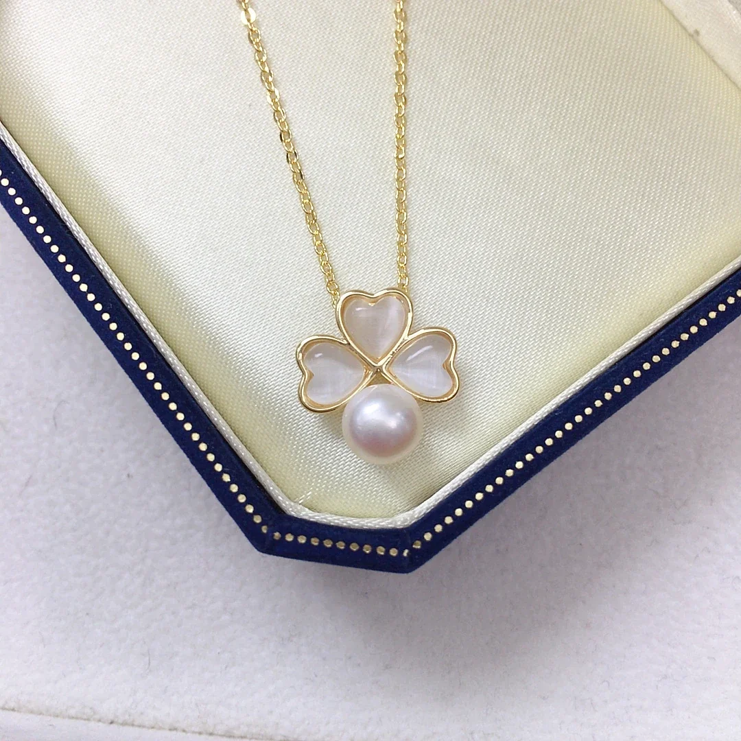 Dainty Gold-Plated Three-Heart Clover Pearl Pendant Necklace