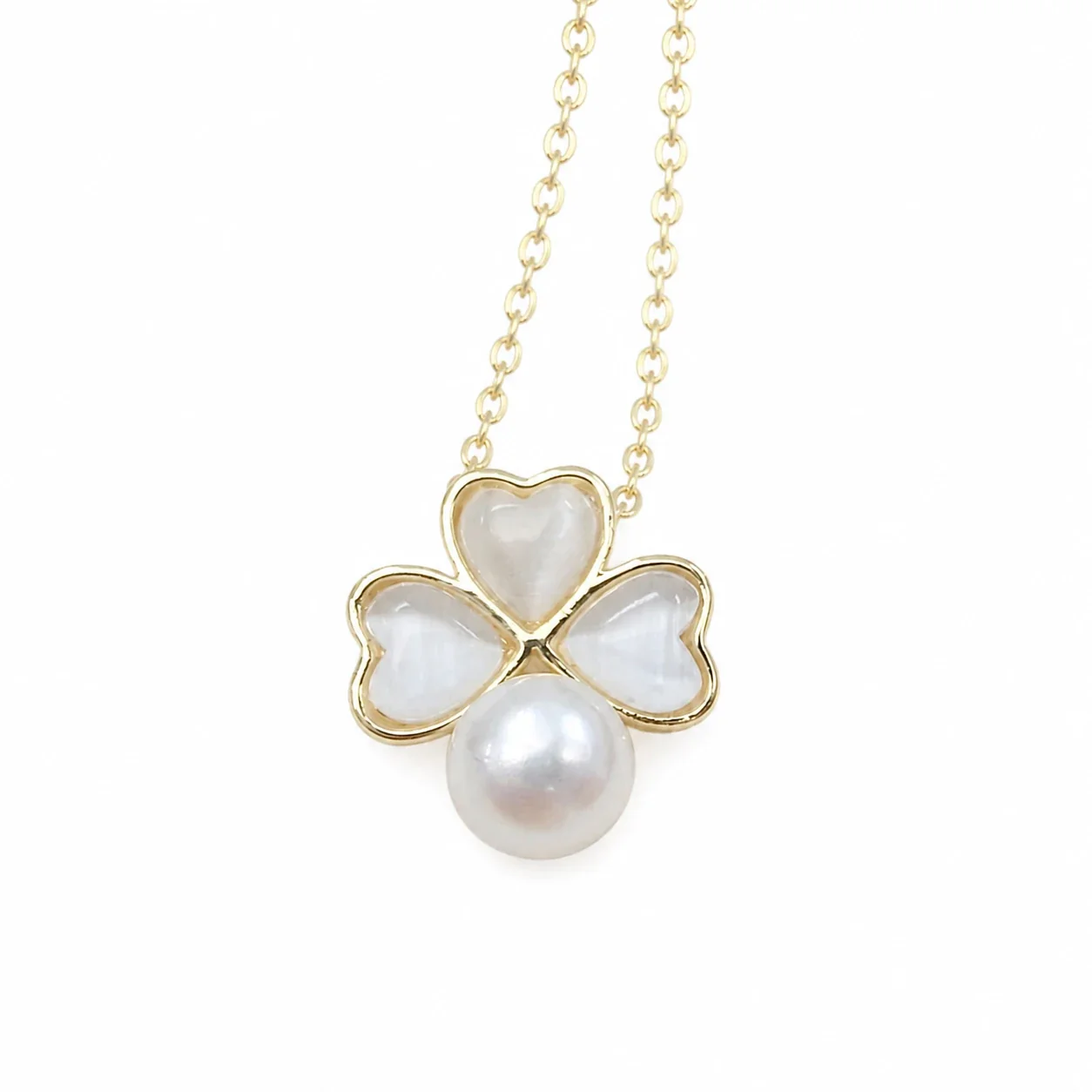 Dainty Gold-Plated Three-Heart Clover Pearl Pendant Necklace