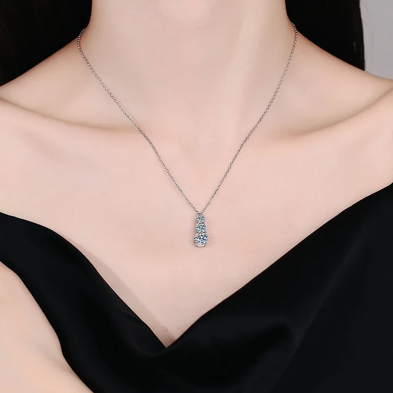 Graduated 925 Sterling Silver Three-Stone Moissanite Necklace