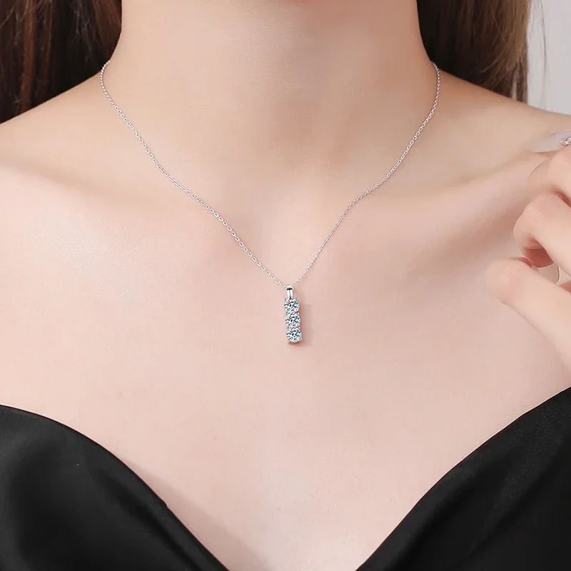 Refined 925 Sterling Silver Three-Stone Prong Pendant Necklace