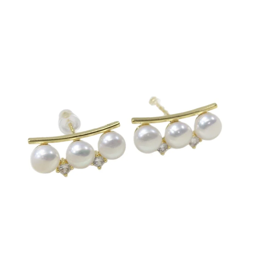 Curved Triple-Pearl Freshwater Pearl Bar Stud Earrings