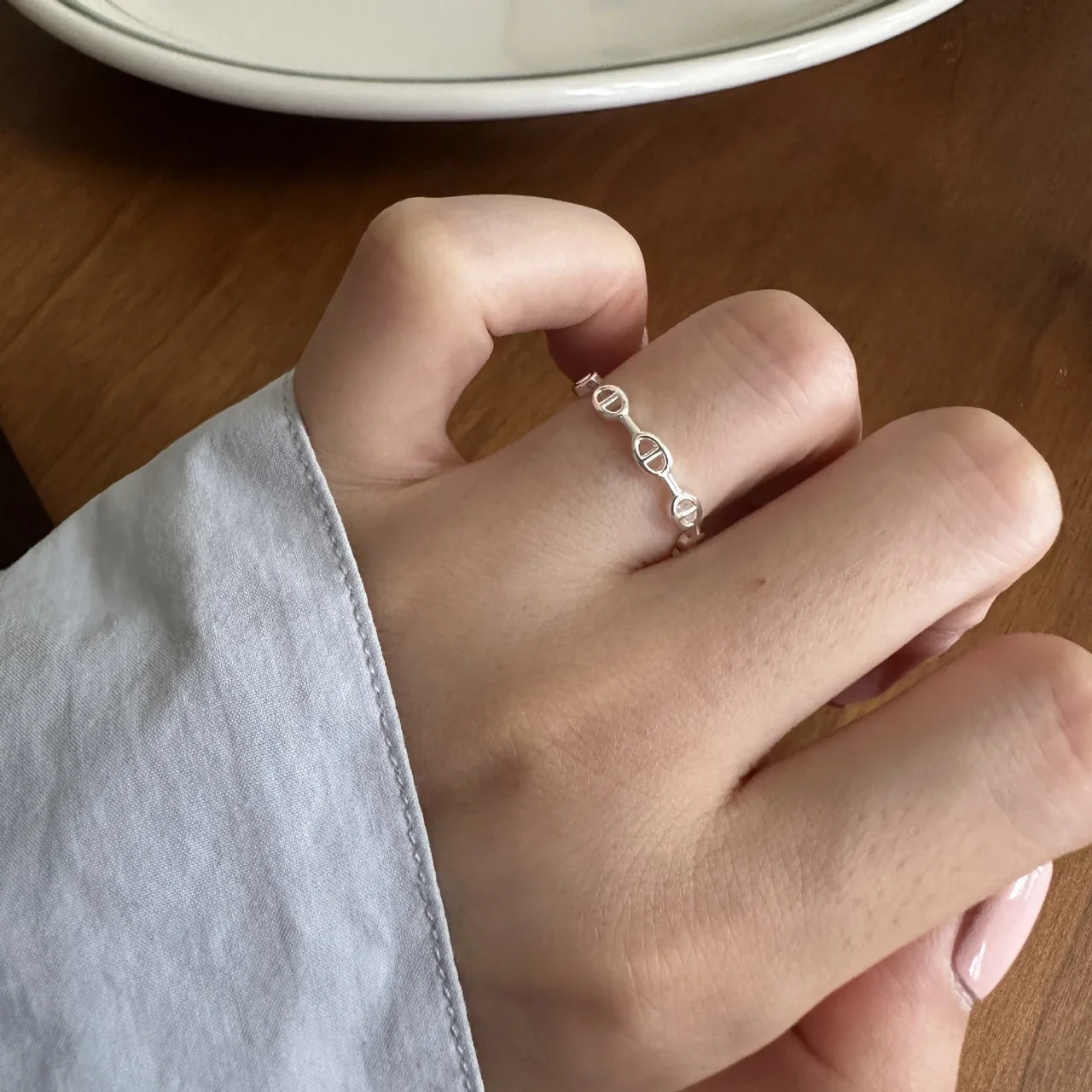 Playful 925 Sterling Silver Oval Cutout Open-Front Ring