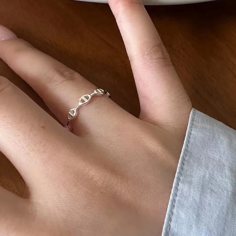 Playful 925 Sterling Silver Oval Cutout Open-Front Ring